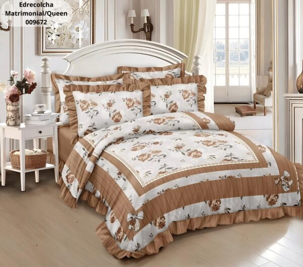 Set de Edrecolcha 6 Piezas Matrimonial Queen con diseño floral y olanes en una cama elegante